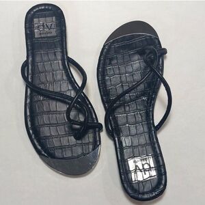 DV by Dolce Vita Black Croc Sandals Size 7.5